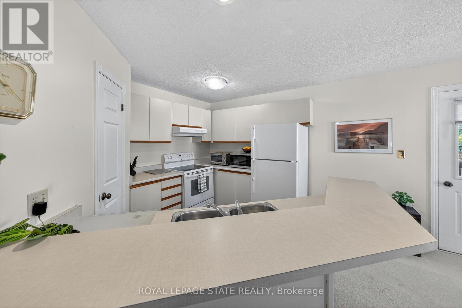 301 - 1210 Thorpe Road, Burlington, Ontario  L7S 2G7 - Photo 17 - W12462912