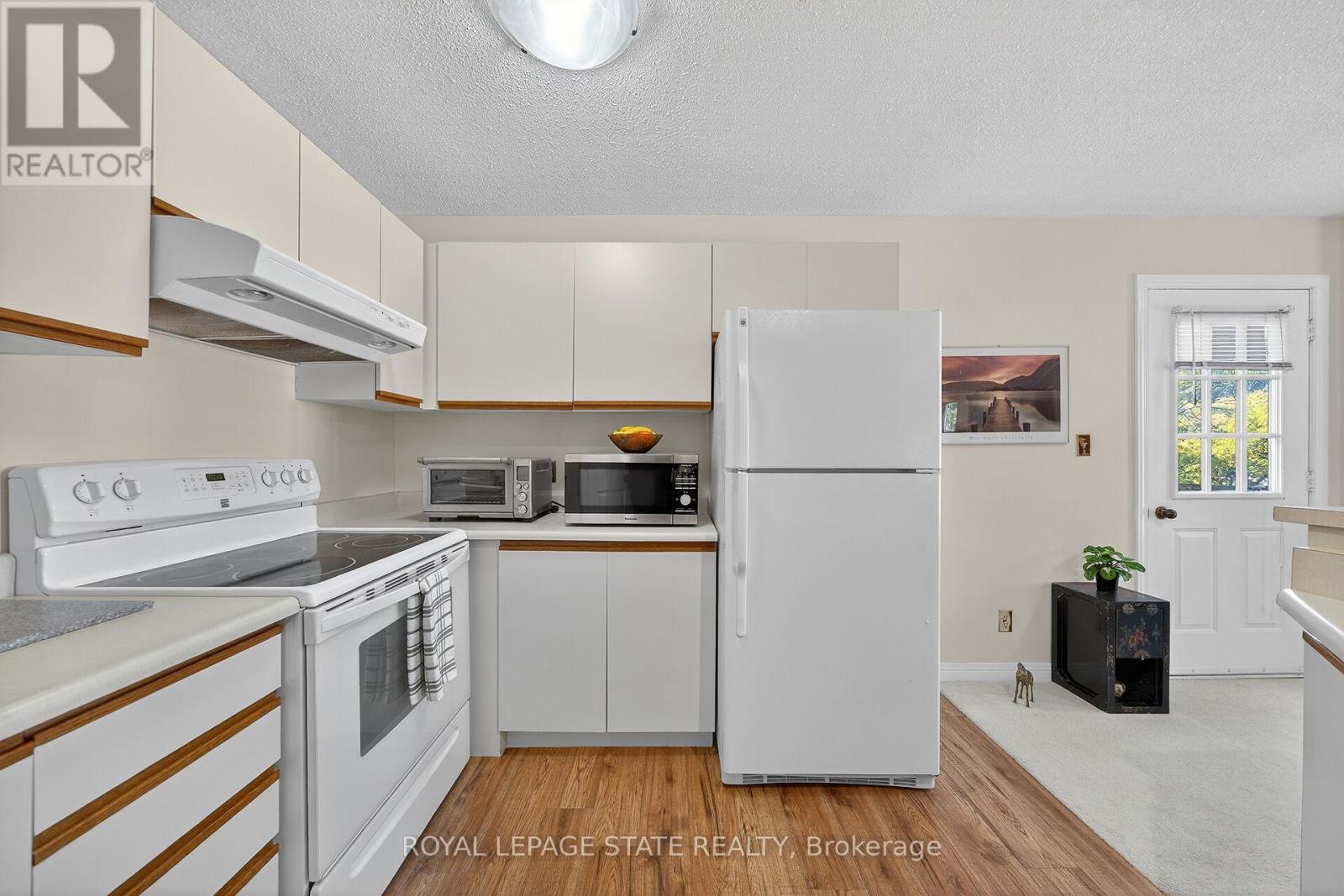 301 - 1210 Thorpe Road, Burlington, Ontario  L7S 2G7 - Photo 21 - W12462912