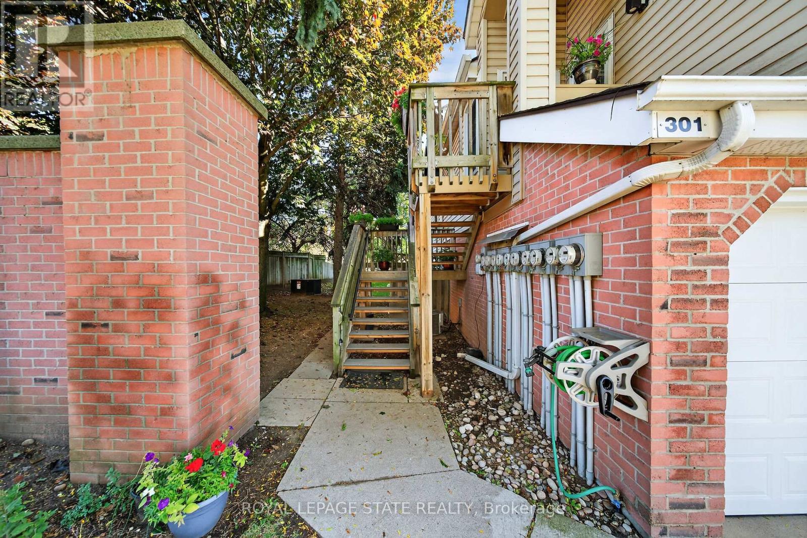 301 - 1210 Thorpe Road, Burlington, Ontario  L7S 2G7 - Photo 6 - W12462912