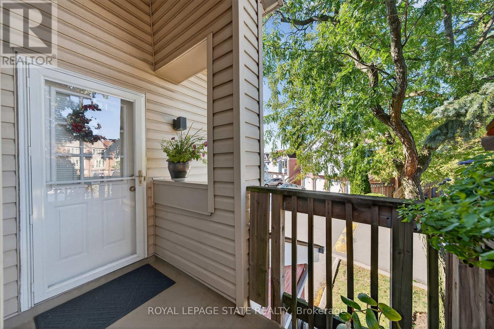 301 - 1210 Thorpe Road, Burlington, Ontario  L7S 2G7 - Photo 8 - W12462912