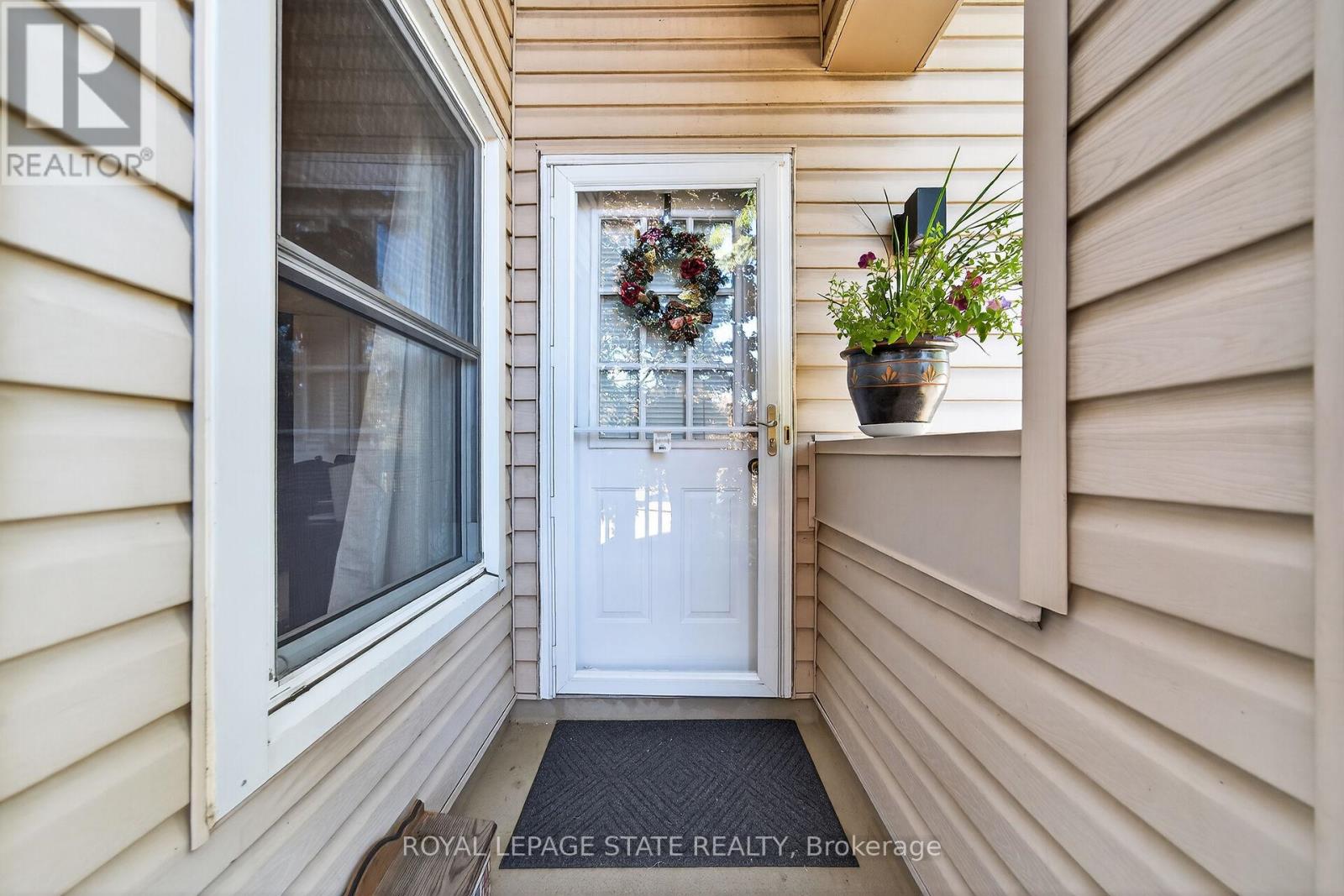 301 - 1210 Thorpe Road, Burlington, Ontario  L7S 2G7 - Photo 9 - W12462912