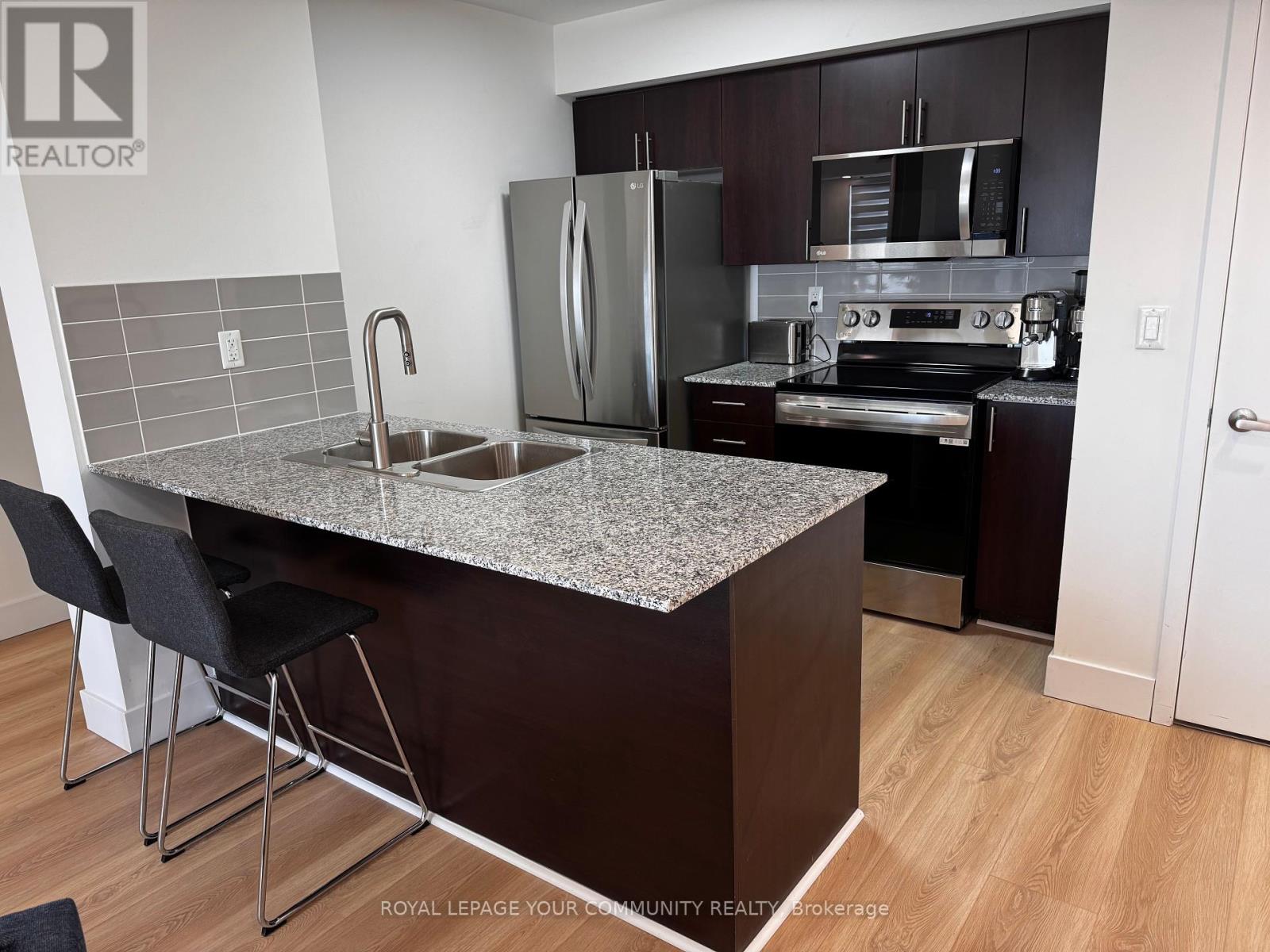 2505 - 1410 Dupont Street, Toronto, Ontario  M6H 0B6 - Photo 9 - W12462926