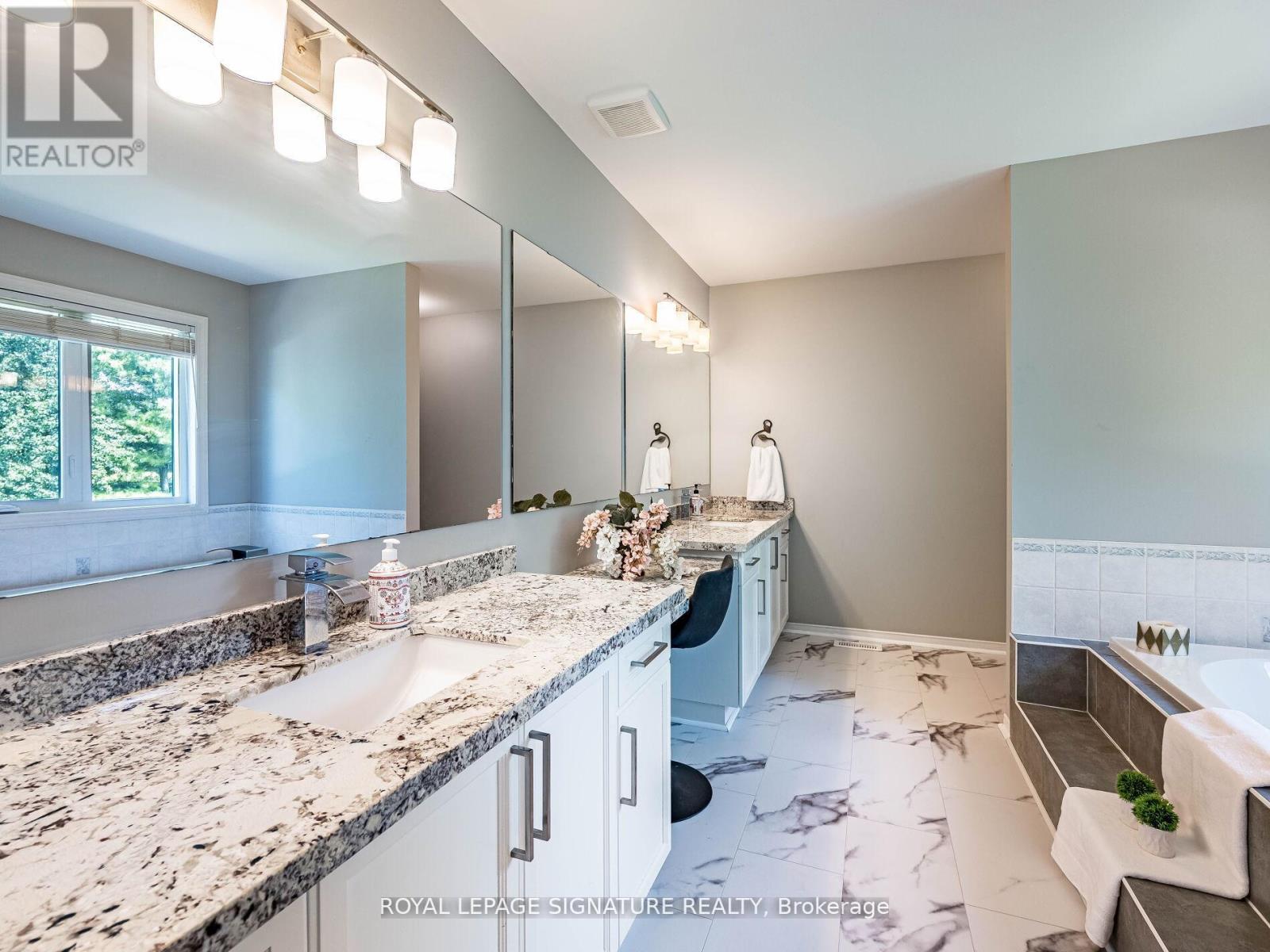 1013 Freeman Trail W, Milton, Ontario  L9T 5T3 - Photo 32 - W12462928