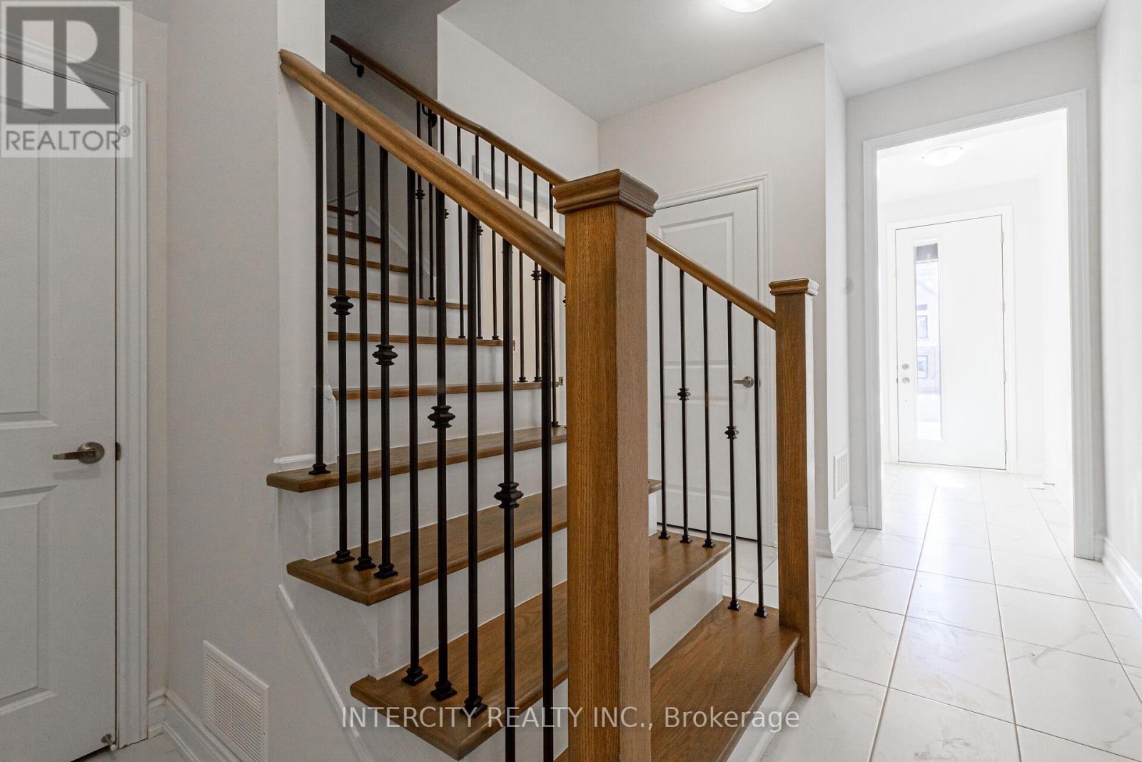 3273 Sixth Line, Oakville, Ontario  L6H 0Z8 - Photo 7 - W12462936