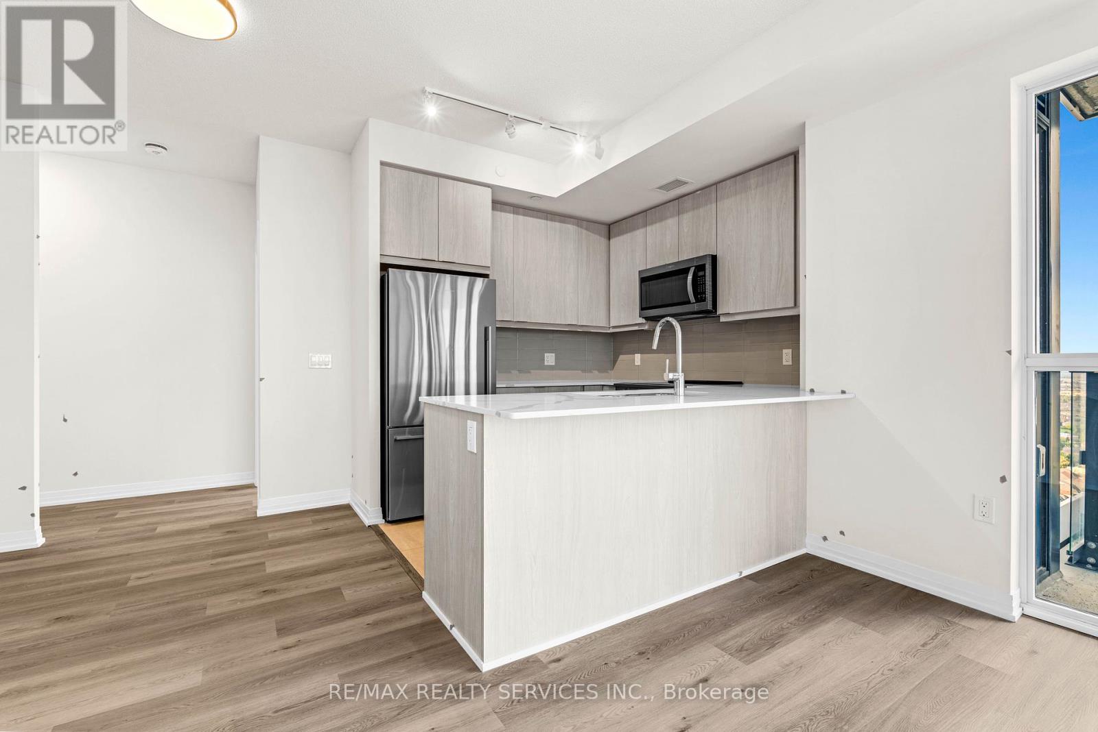 2501 - 15 Watergarden Drive, Mississauga, Ontario  L5R 0H4 - Photo 14 - W12462944