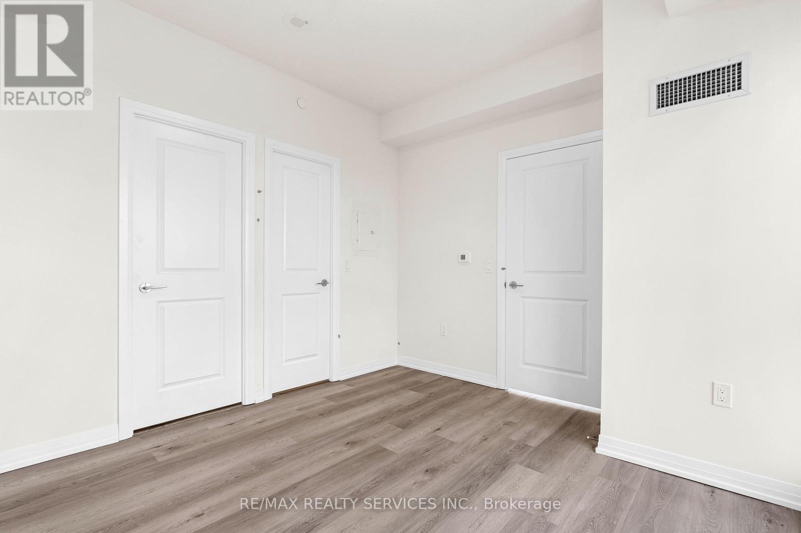2501 - 15 Watergarden Drive, Mississauga, Ontario  L5R 0H4 - Photo 19 - W12462944