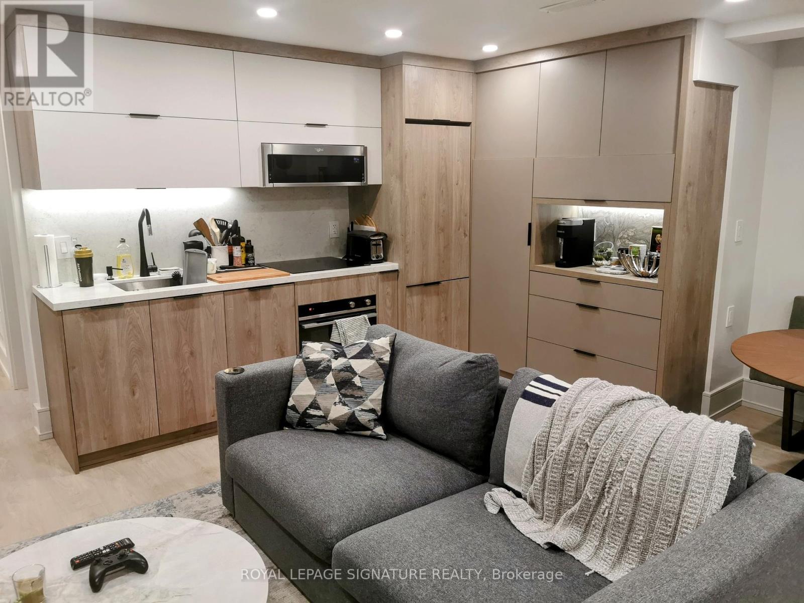 Bsmt - 20 Lukow Terrace, Toronto, Ontario  M6R 3B8 - Photo 2 - W12462976