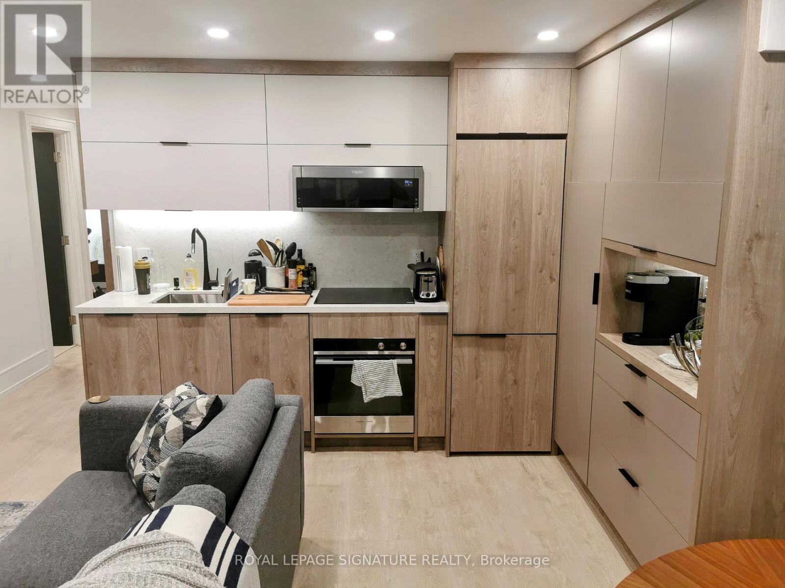 Bsmt - 20 Lukow Terrace, Toronto, Ontario  M6R 3B8 - Photo 3 - W12462976