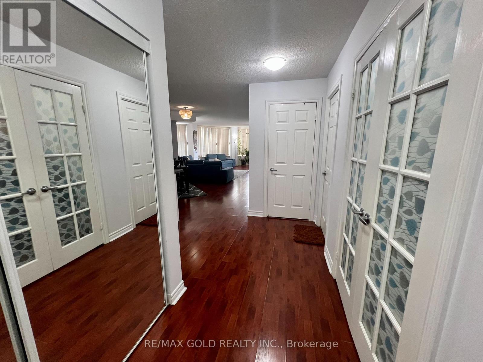 #2207 - 3880 DUKE OF YORK BOULEVARD, Mississauga, Ontario