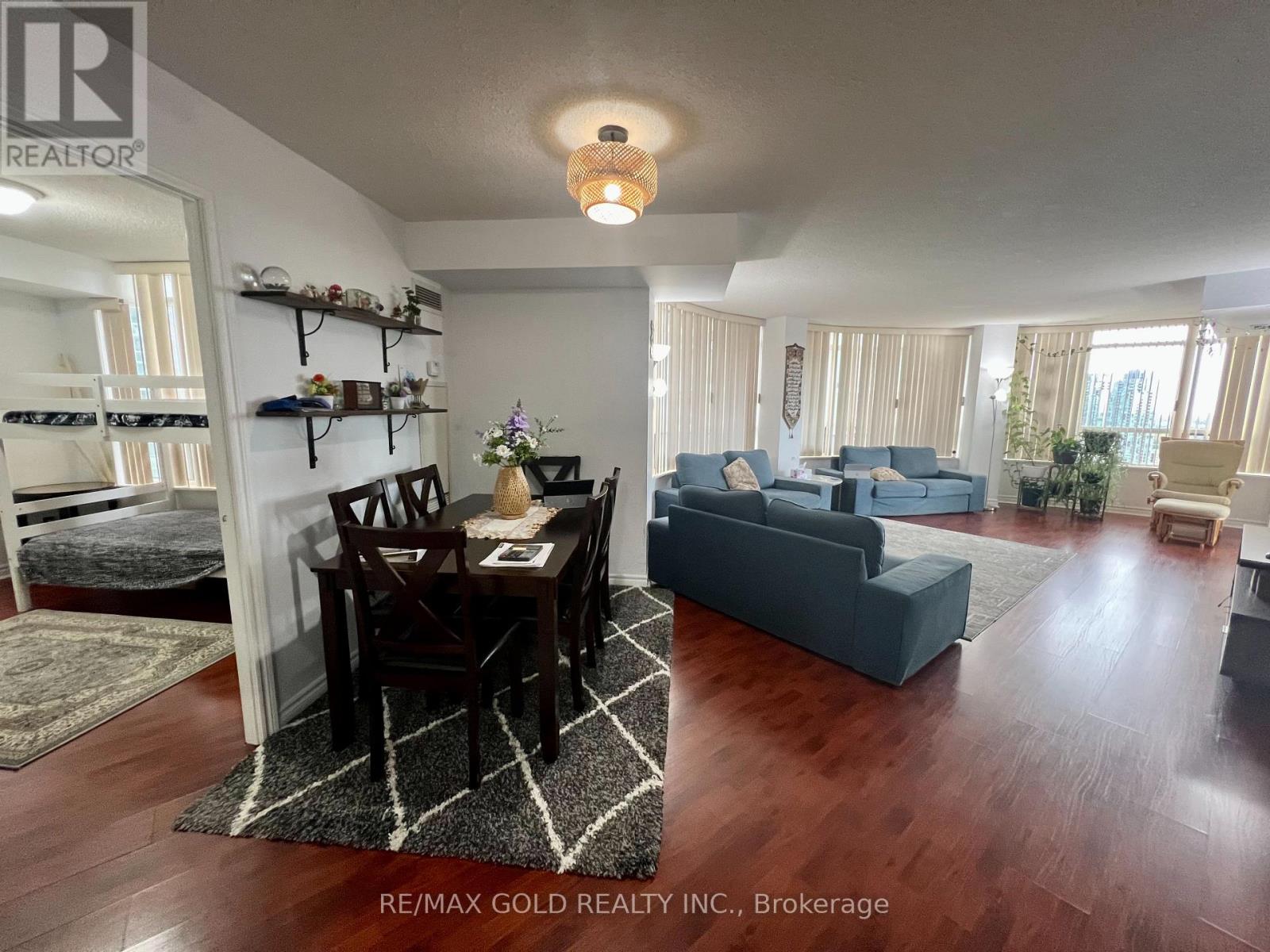 #2207 - 3880 Duke Of York Boulevard, Mississauga, Ontario  L5B 4M7 - Photo 10 - W12462984