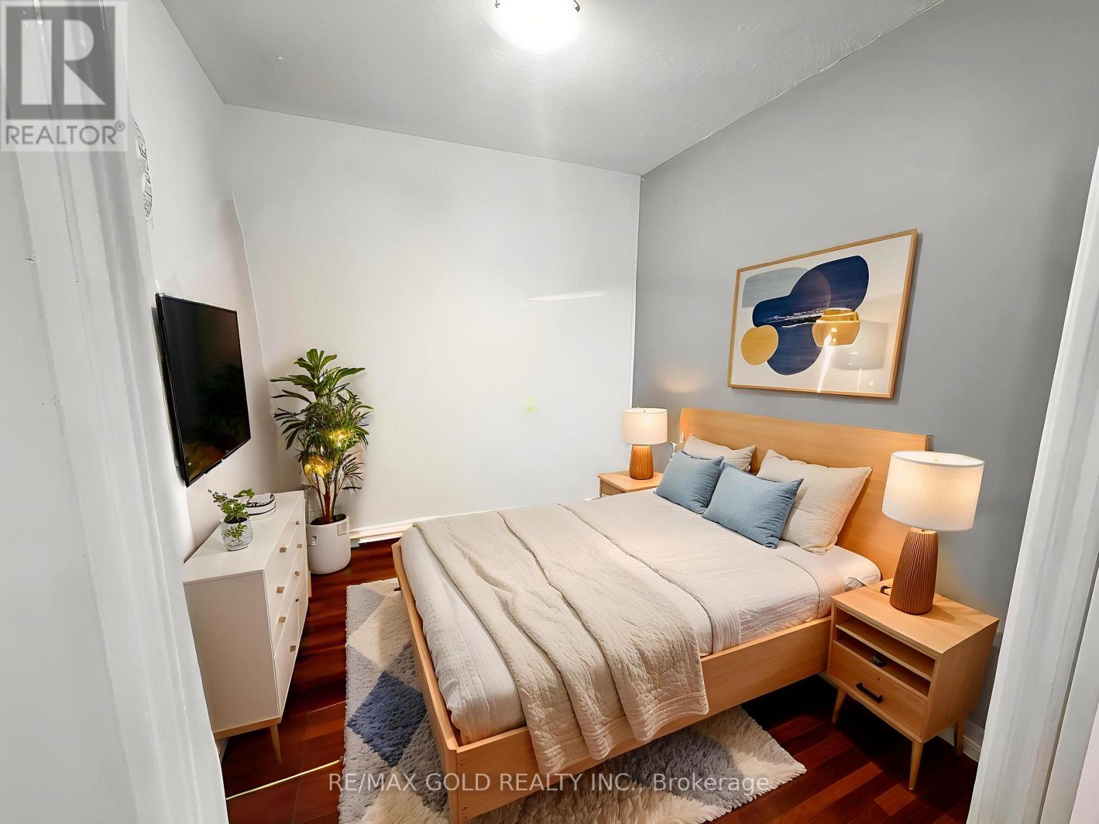 #2207 - 3880 Duke Of York Boulevard, Mississauga, Ontario  L5B 4M7 - Photo 15 - W12462984