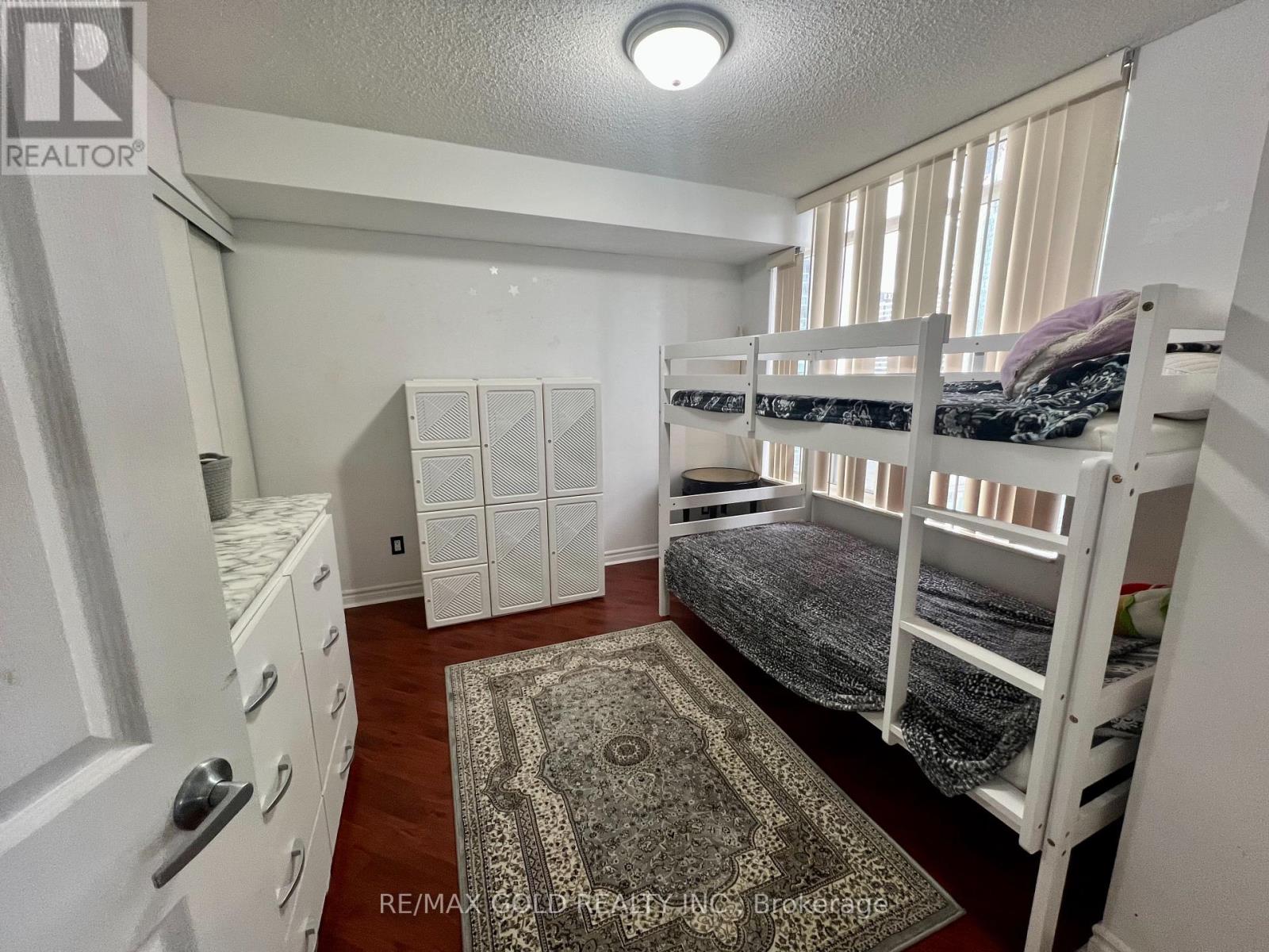 #2207 - 3880 Duke Of York Boulevard, Mississauga, Ontario  L5B 4M7 - Photo 18 - W12462984
