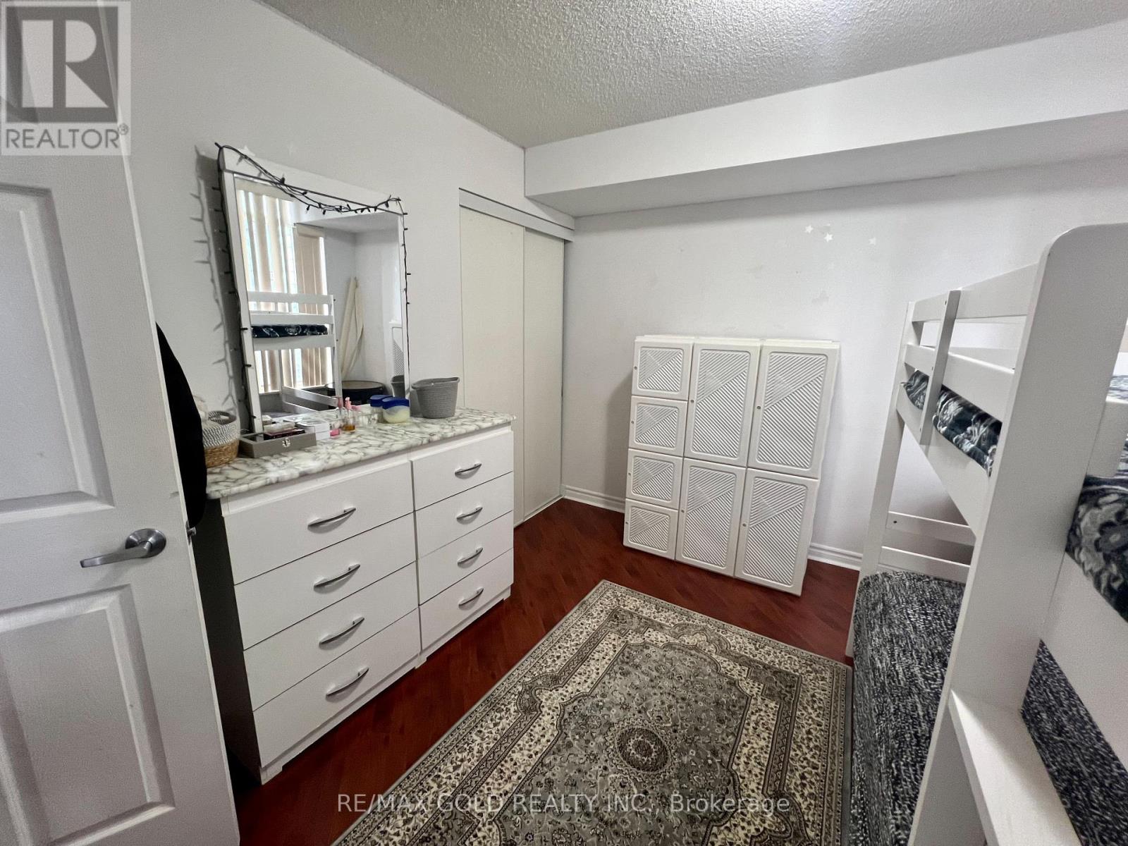 #2207 - 3880 Duke Of York Boulevard, Mississauga, Ontario  L5B 4M7 - Photo 19 - W12462984