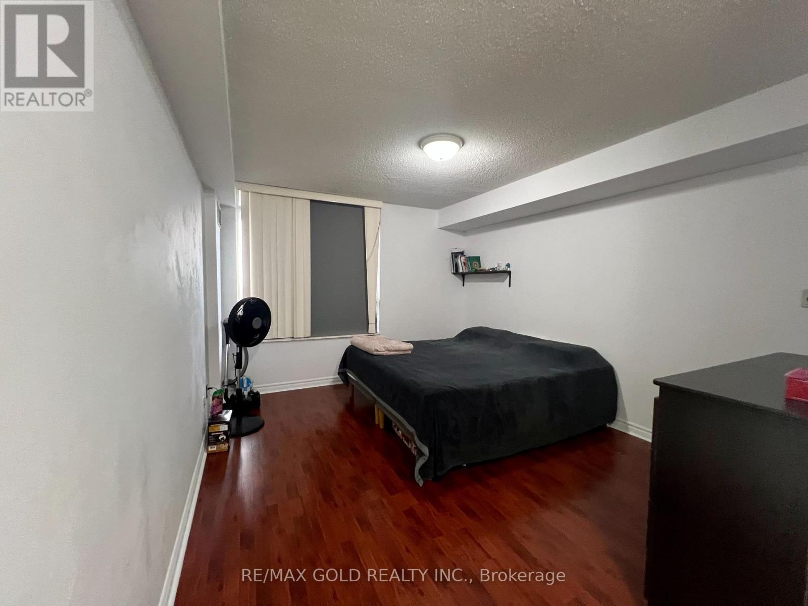 #2207 - 3880 Duke Of York Boulevard, Mississauga, Ontario  L5B 4M7 - Photo 21 - W12462984