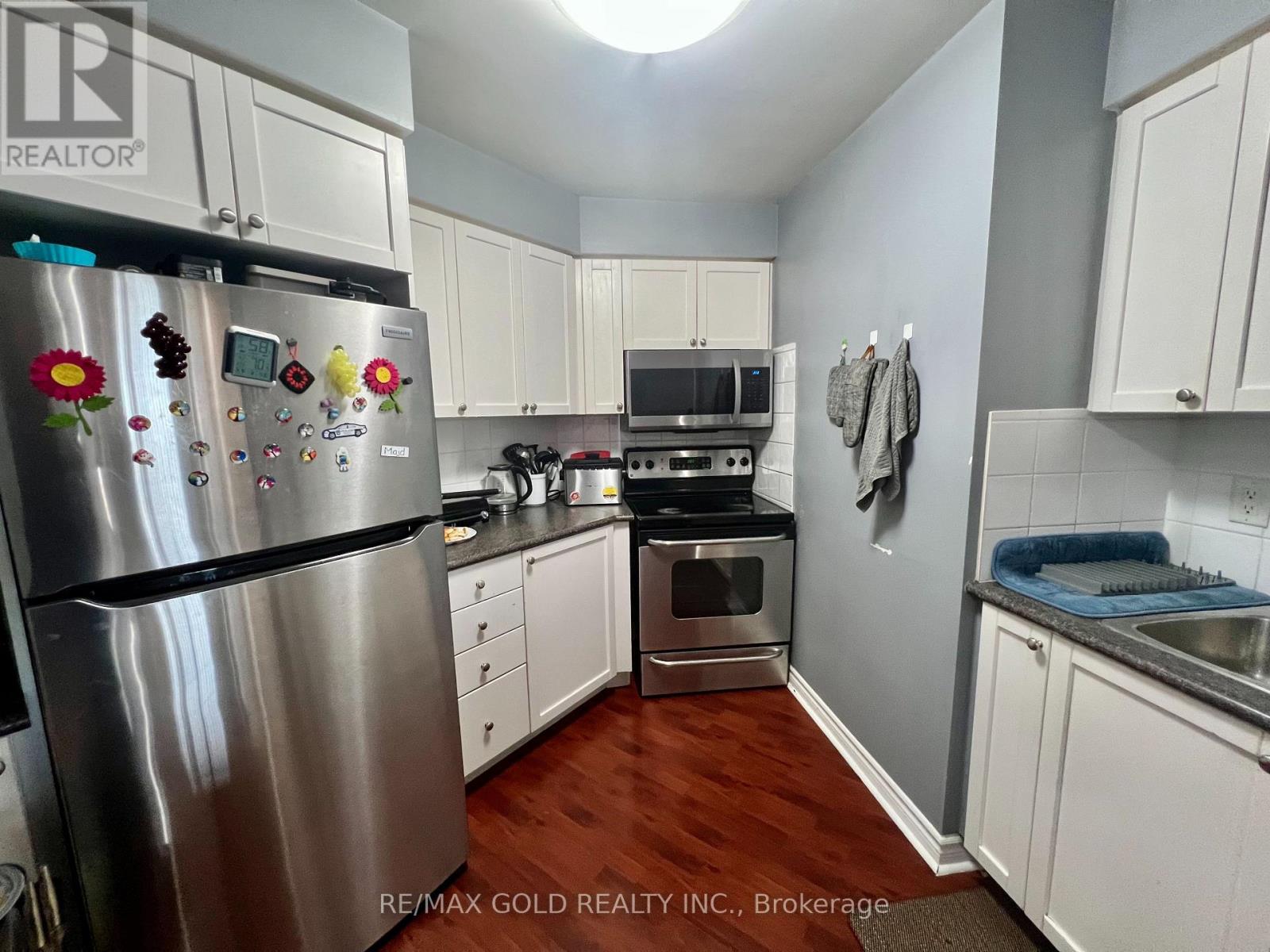 #2207 - 3880 Duke Of York Boulevard, Mississauga, Ontario  L5B 4M7 - Photo 4 - W12462984