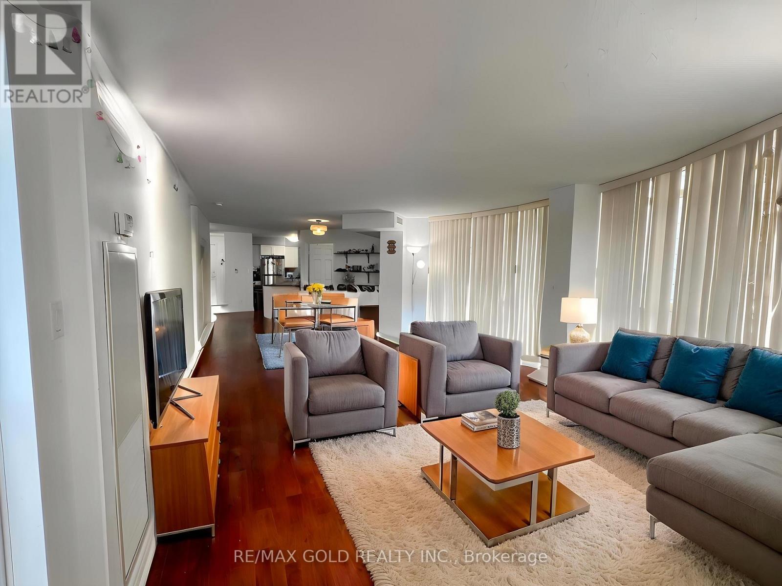#2207 - 3880 Duke Of York Boulevard, Mississauga, Ontario  L5B 4M7 - Photo 7 - W12462984