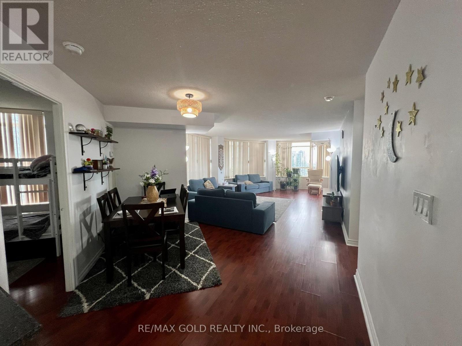 #2207 - 3880 Duke Of York Boulevard, Mississauga, Ontario  L5B 4M7 - Photo 9 - W12462984