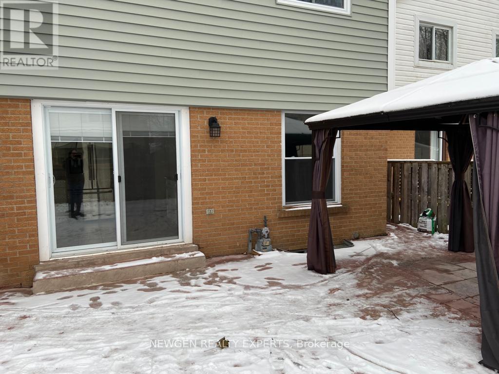 146 Fanshawe Drive, Brampton, Ontario  L6Z 1B1 - Photo 12 - W12462995