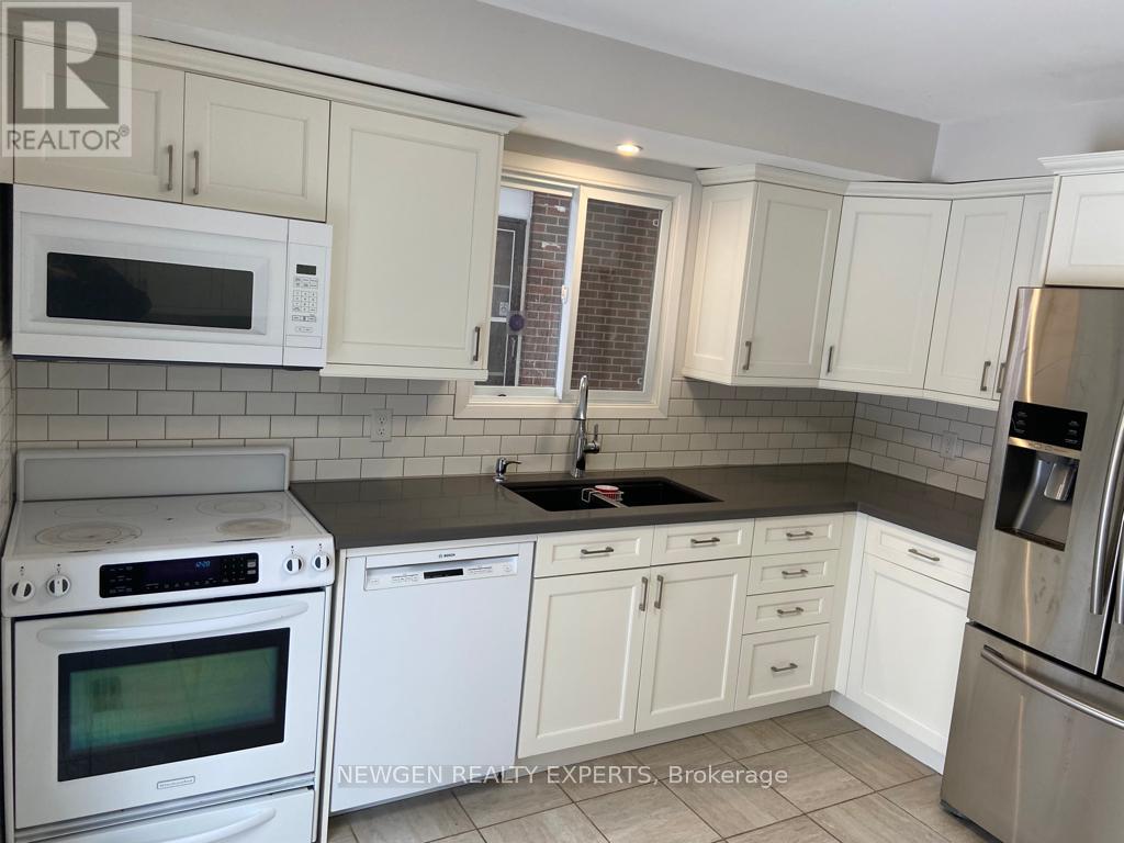 146 Fanshawe Drive, Brampton, Ontario  L6Z 1B1 - Photo 6 - W12462995