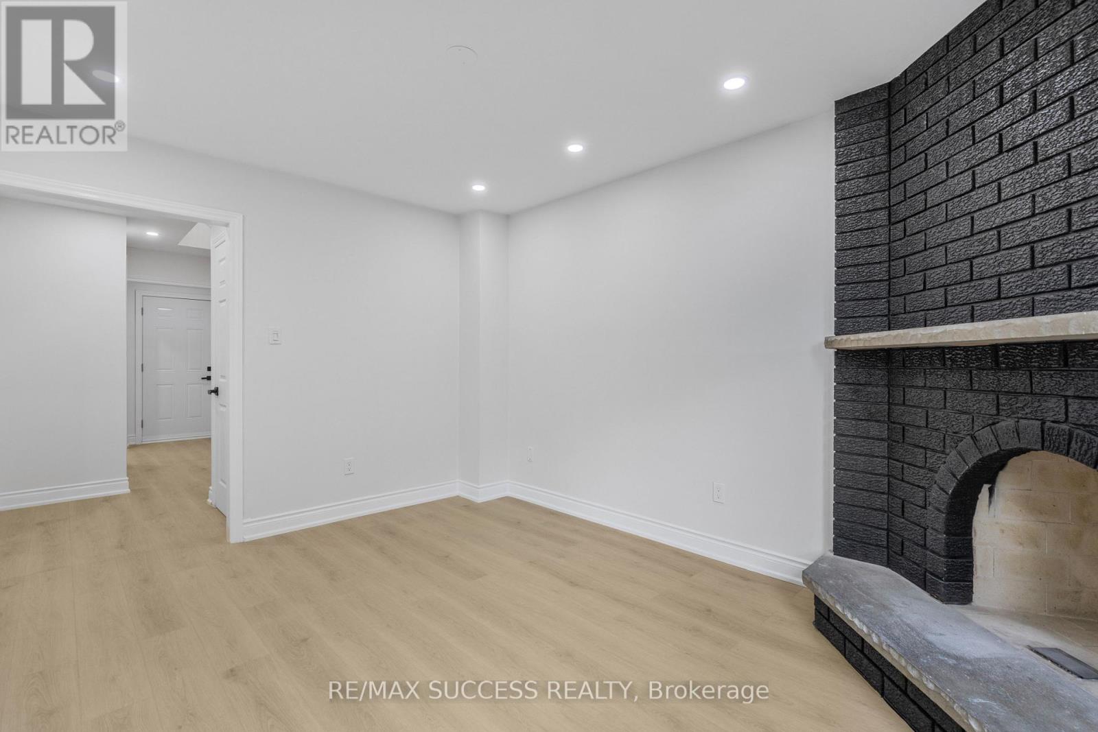 4631 Penhallow Road, Mississauga, Ontario  L5V 1E8 - Photo 20 - W12462998
