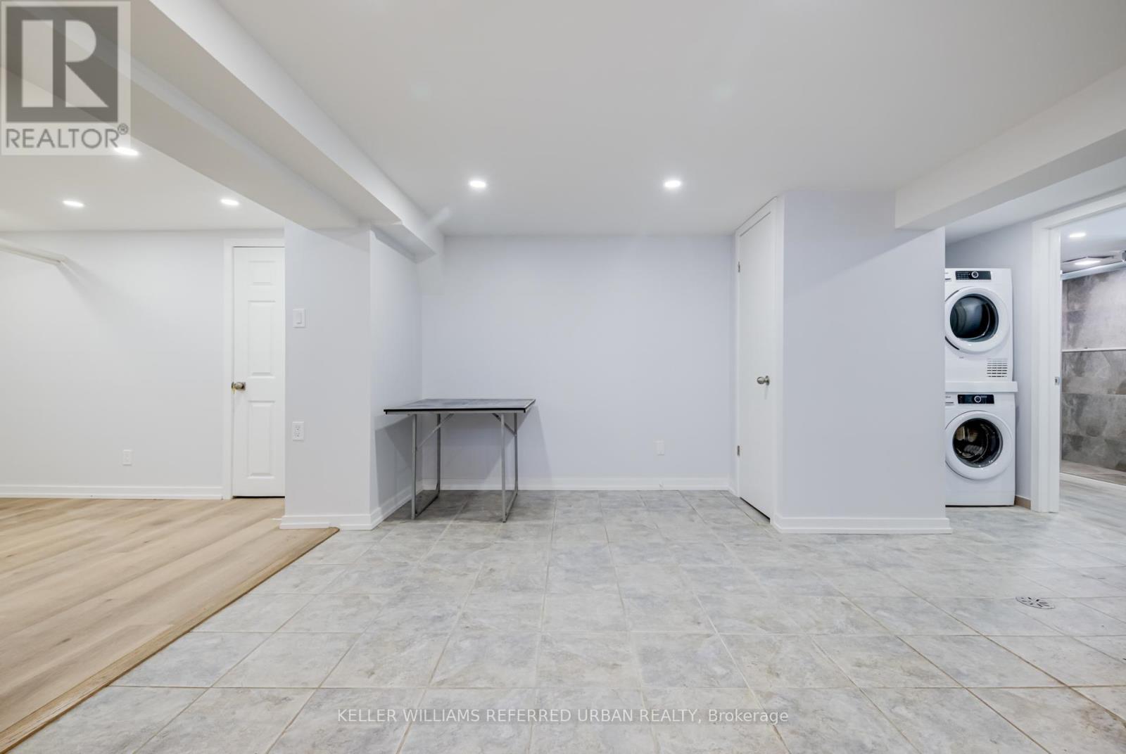 Lower - 2556 Lake Shore Boulevard W, Toronto, Ontario  M8V 1G1 - Photo 10 - W12463000