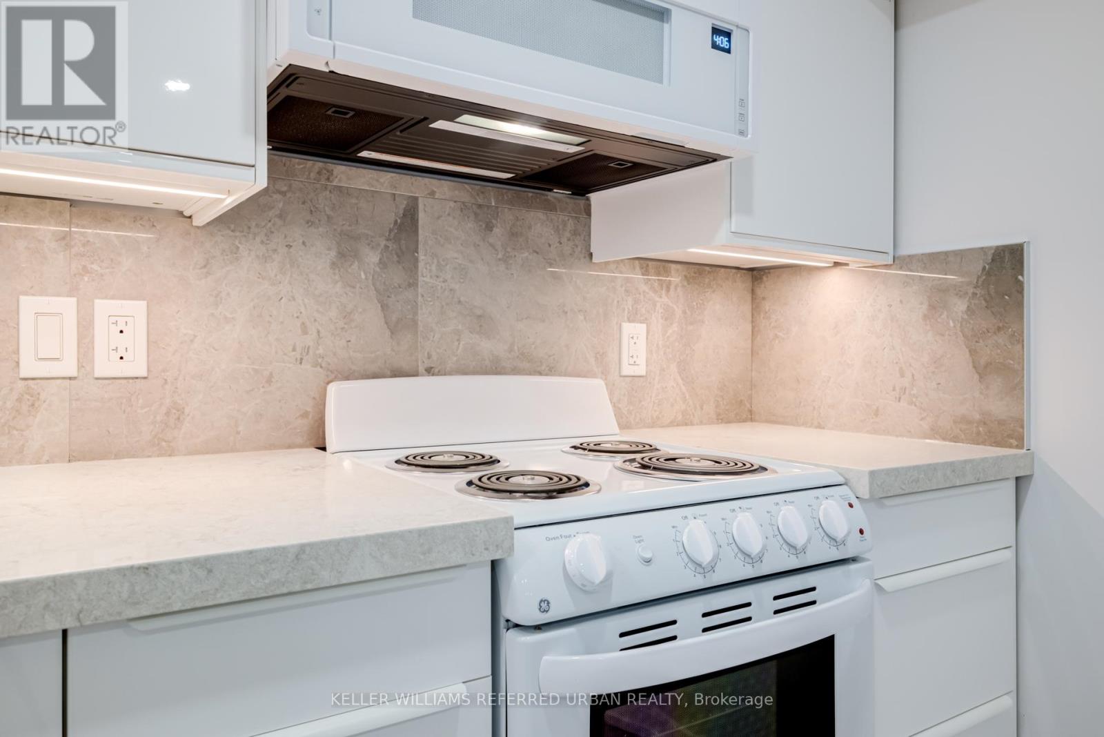 Lower - 2556 Lake Shore Boulevard W, Toronto, Ontario  M8V 1G1 - Photo 15 - W12463000