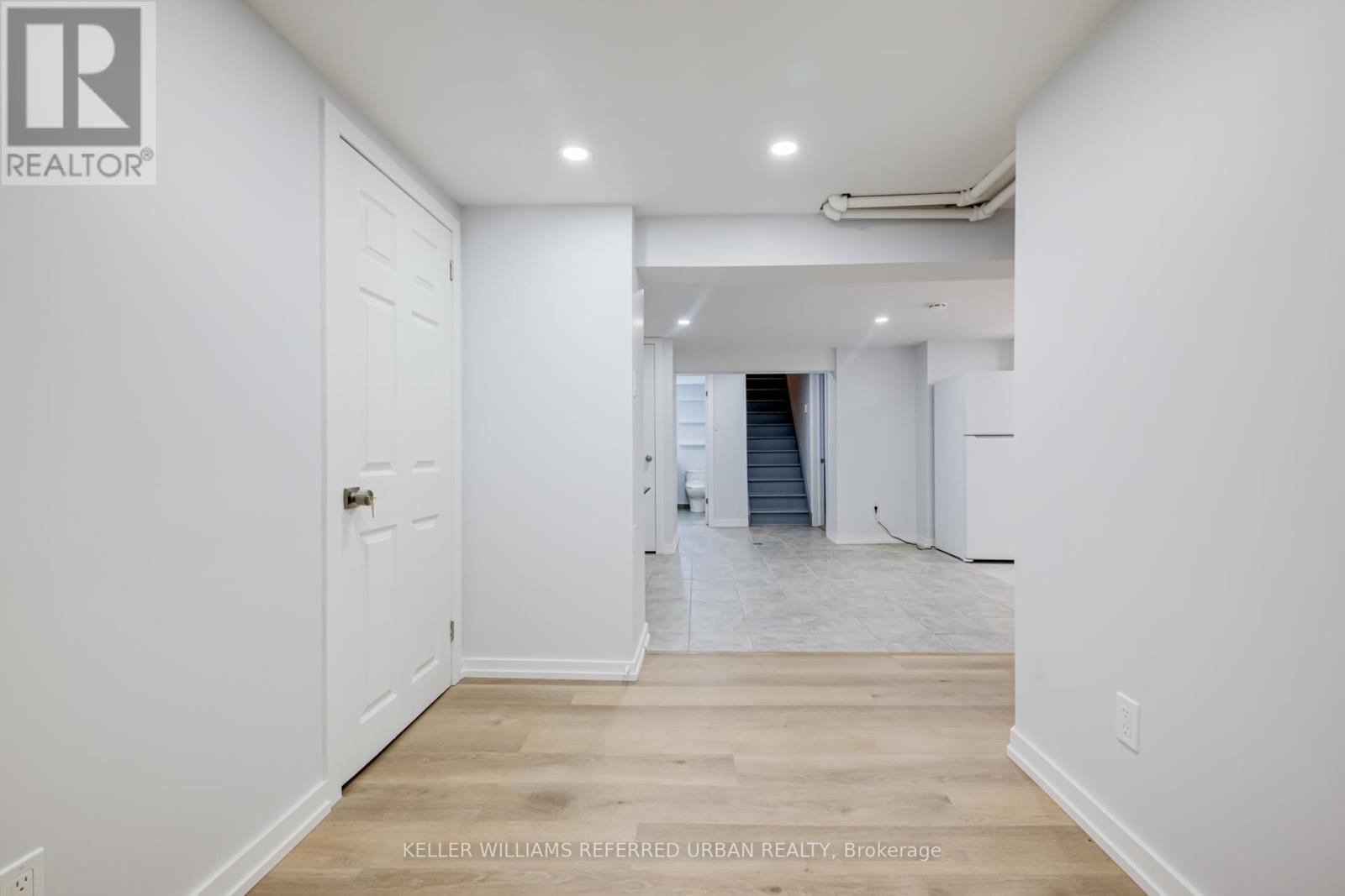 Lower - 2556 Lake Shore Boulevard W, Toronto, Ontario  M8V 1G1 - Photo 17 - W12463000