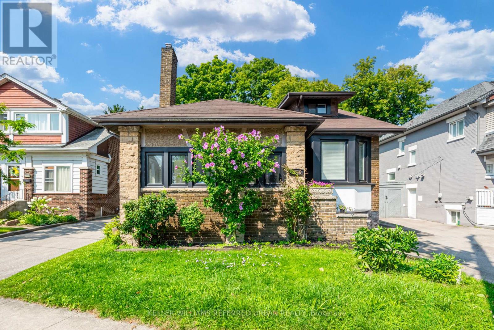 Lower - 2556 Lake Shore Boulevard W, Toronto, Ontario  M8V 1G1 - Photo 2 - W12463000