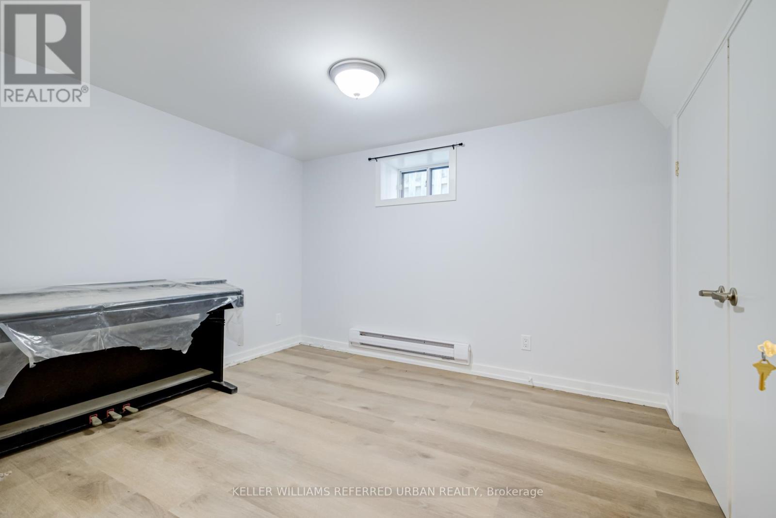 Lower - 2556 Lake Shore Boulevard W, Toronto, Ontario  M8V 1G1 - Photo 21 - W12463000