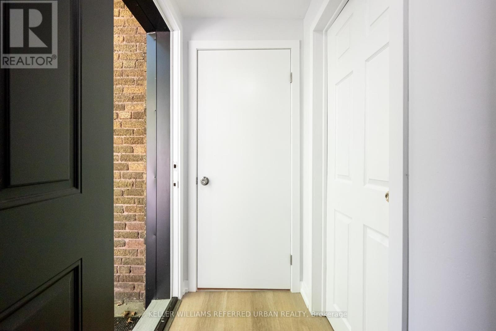 Lower - 2556 Lake Shore Boulevard W, Toronto, Ontario  M8V 1G1 - Photo 5 - W12463000