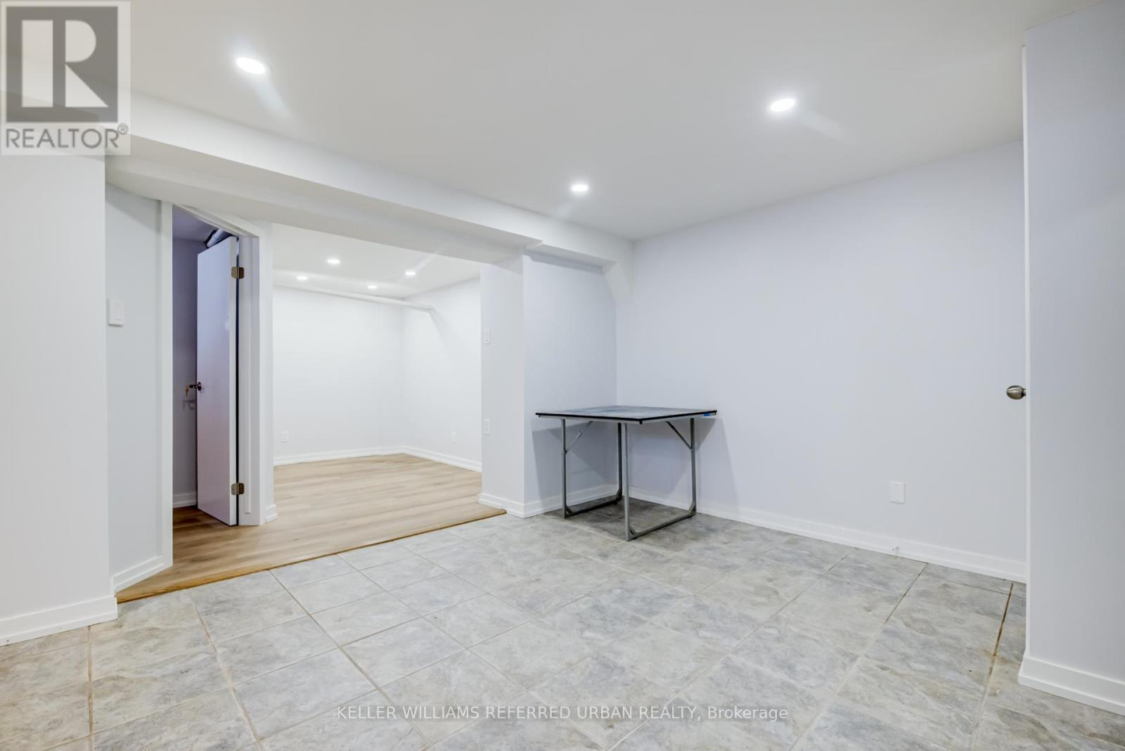 Lower - 2556 Lake Shore Boulevard W, Toronto, Ontario  M8V 1G1 - Photo 8 - W12463000