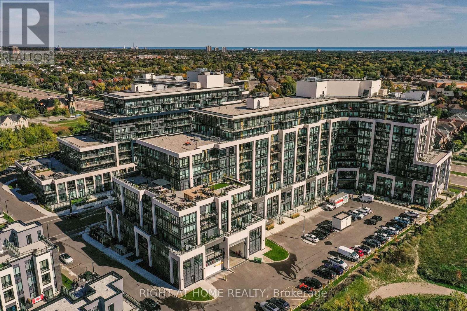 119 - 405 DUNDAS STREET W, Oakville, Ontario