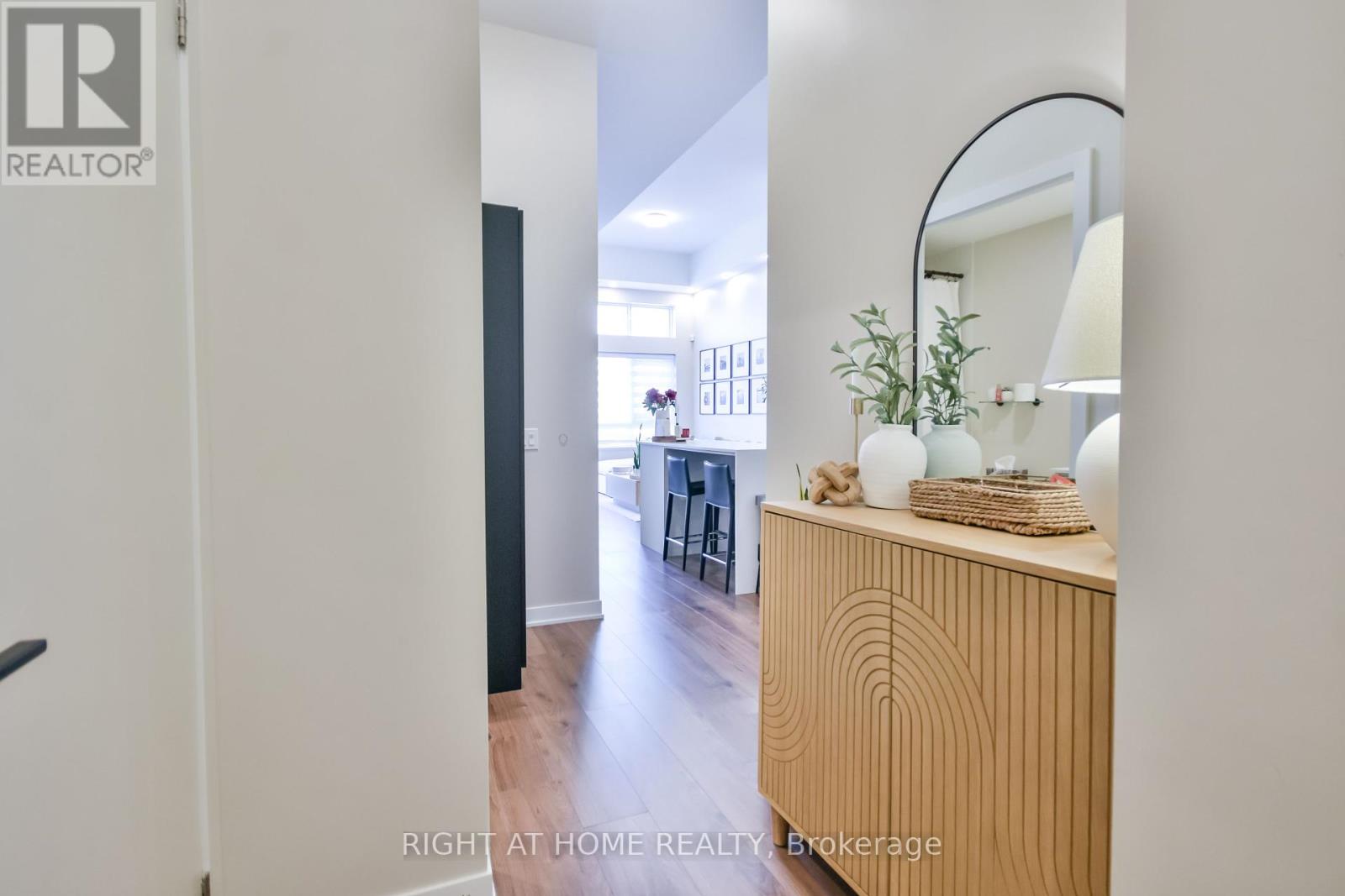 119 - 405 Dundas Street W, Oakville, Ontario  L6M 5P9 - Photo 10 - W12463024