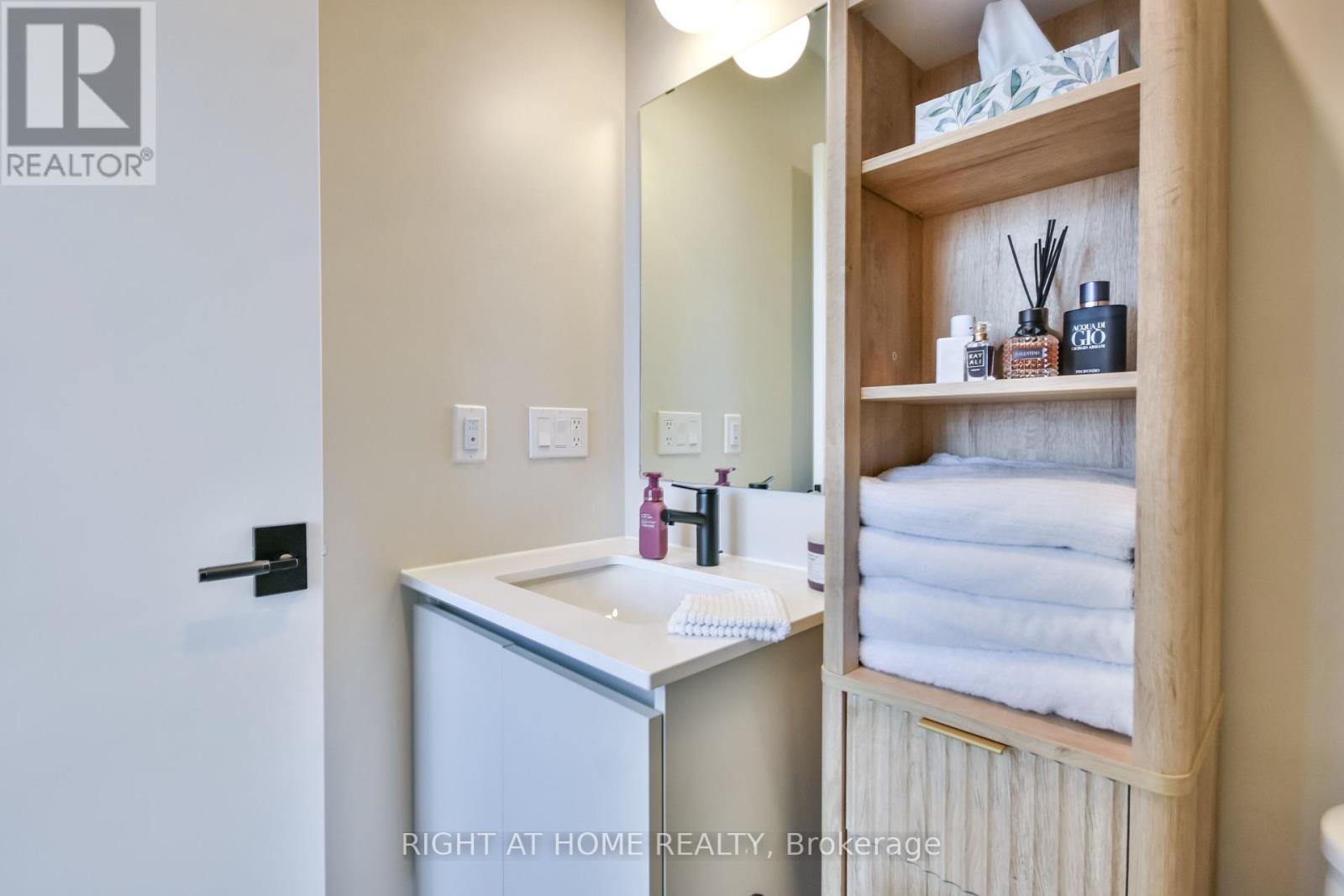119 - 405 Dundas Street W, Oakville, Ontario  L6M 5P9 - Photo 24 - W12463024