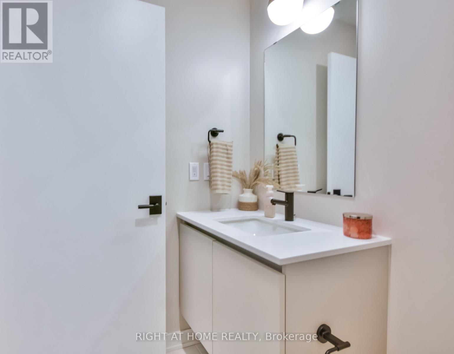 119 - 405 Dundas Street W, Oakville, Ontario  L6M 5P9 - Photo 27 - W12463024
