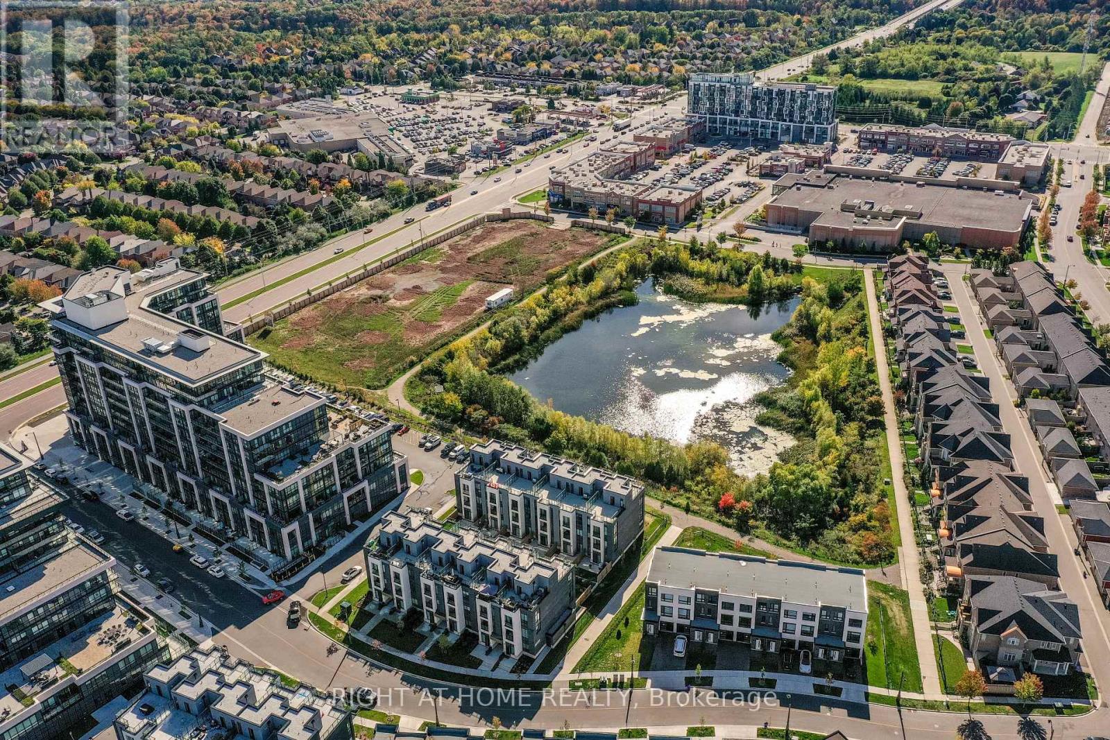 119 - 405 Dundas Street W, Oakville, Ontario  L6M 5P9 - Photo 4 - W12463024