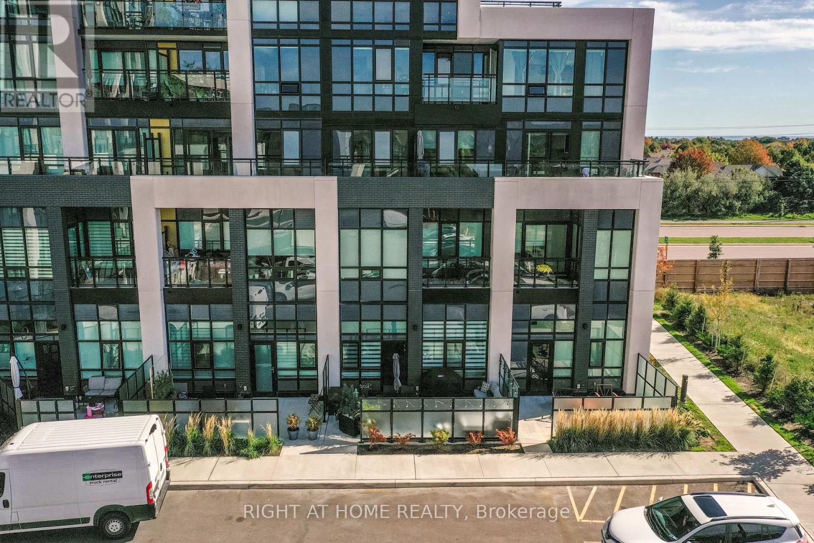 119 - 405 Dundas Street W, Oakville, Ontario  L6M 5P9 - Photo 6 - W12463024