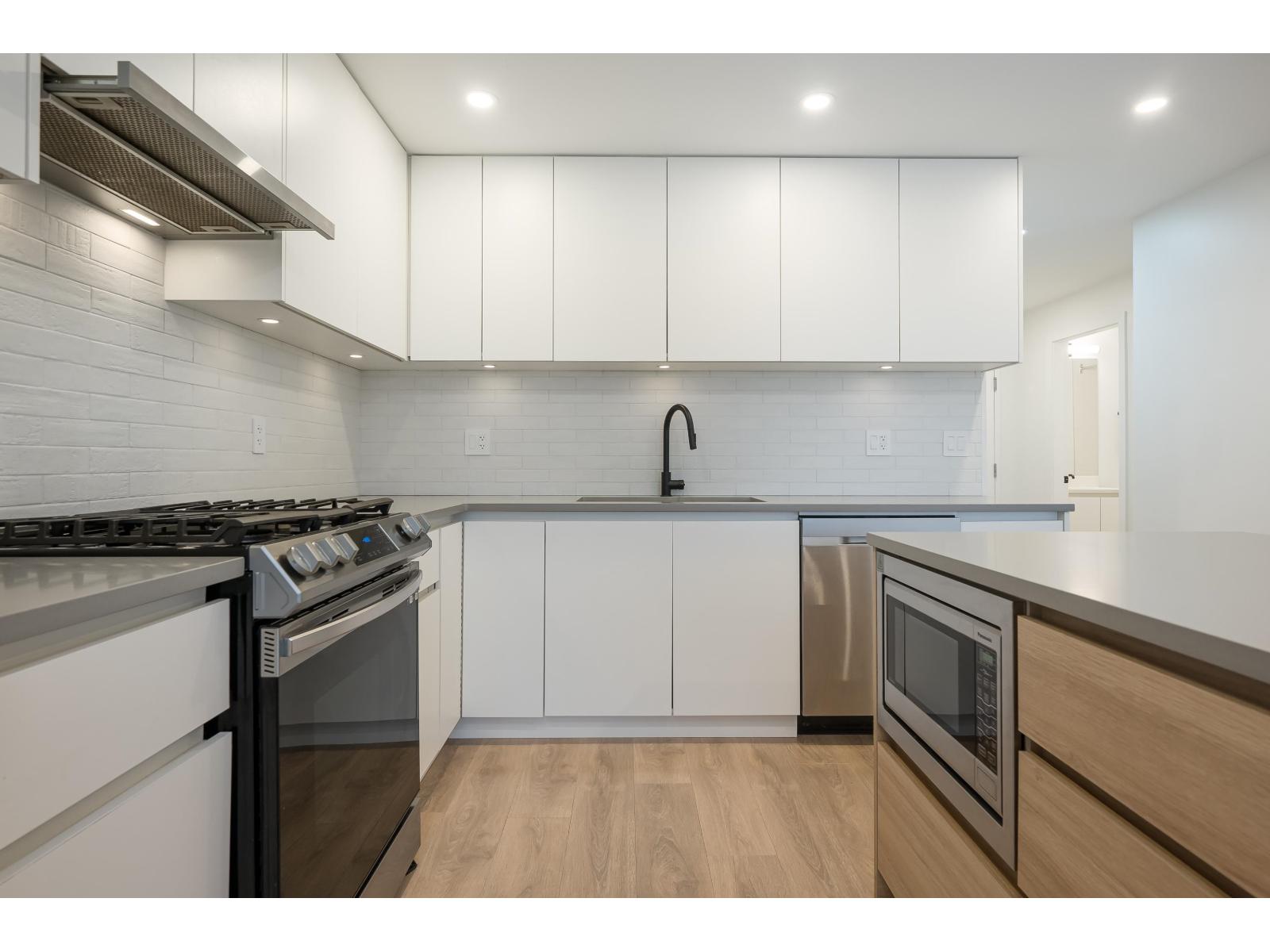 311 8496 120 Street, Surrey, British Columbia  V3W 3N5 - Photo 4 - R3058612