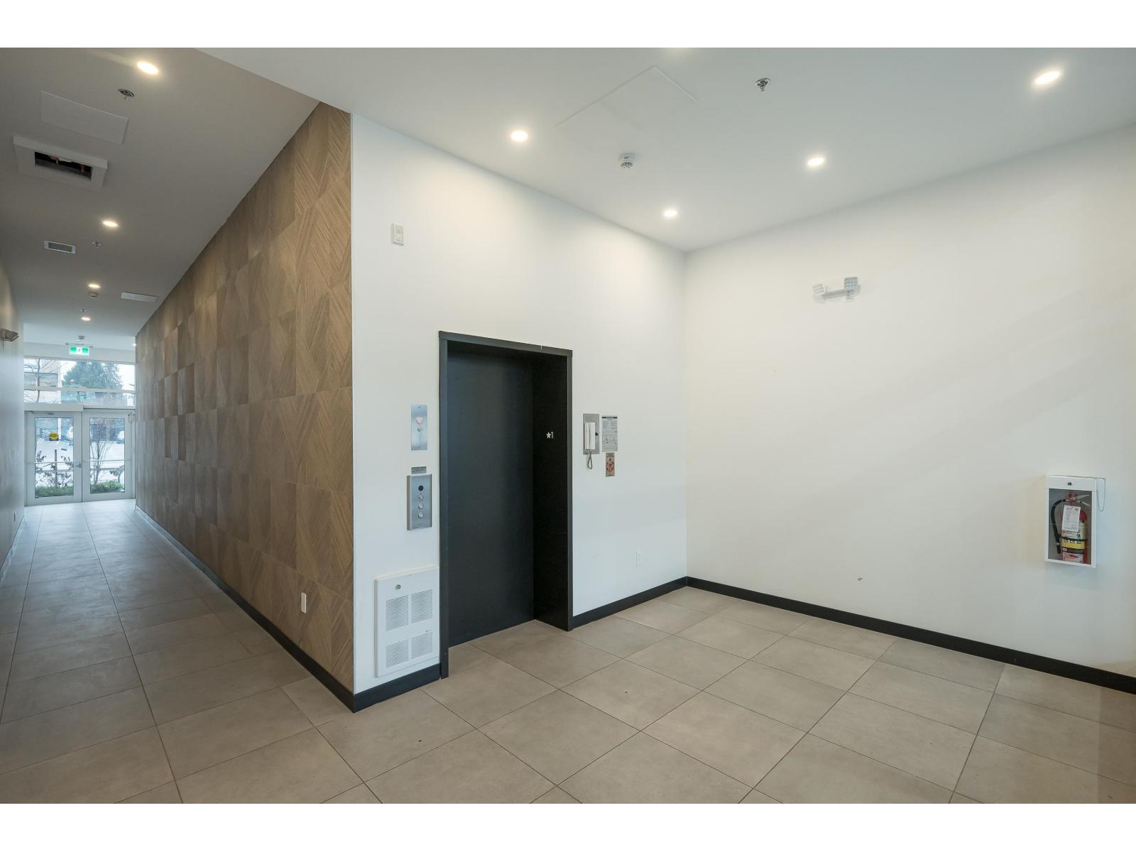 311 8496 120 Street, Surrey, British Columbia  V3W 3N5 - Photo 3 - R3058612