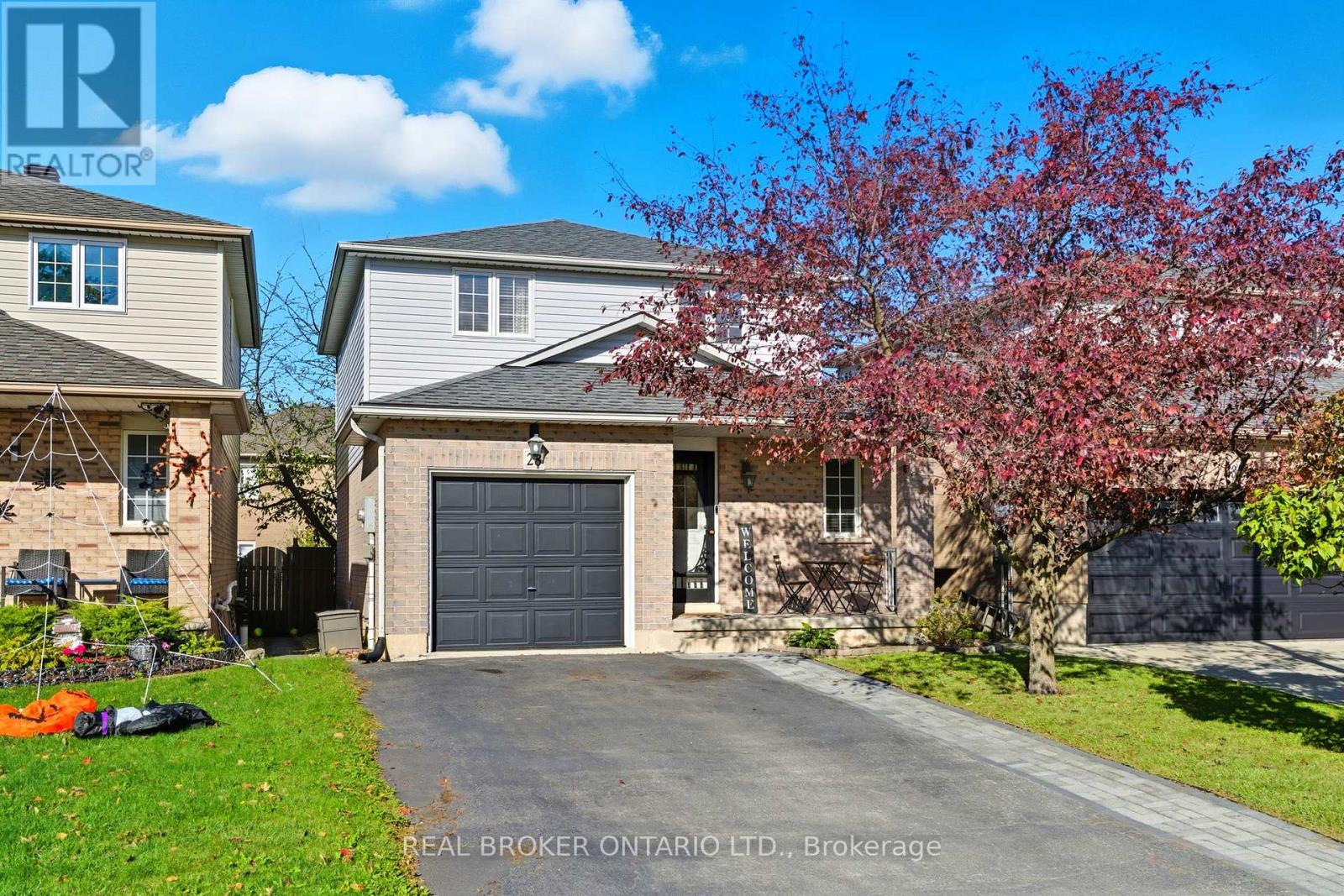 28 BROOKHEATH LANE, Hamilton, Ontario