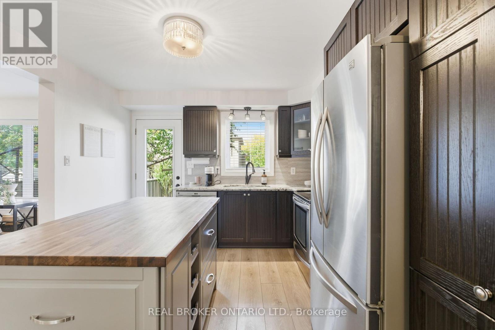 28 Brookheath Lane, Hamilton, Ontario  L0R 1W0 - Photo 11 - X12462873