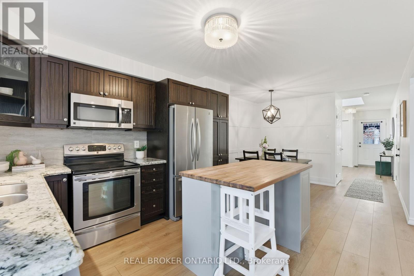 28 Brookheath Lane, Hamilton, Ontario  L0R 1W0 - Photo 12 - X12462873