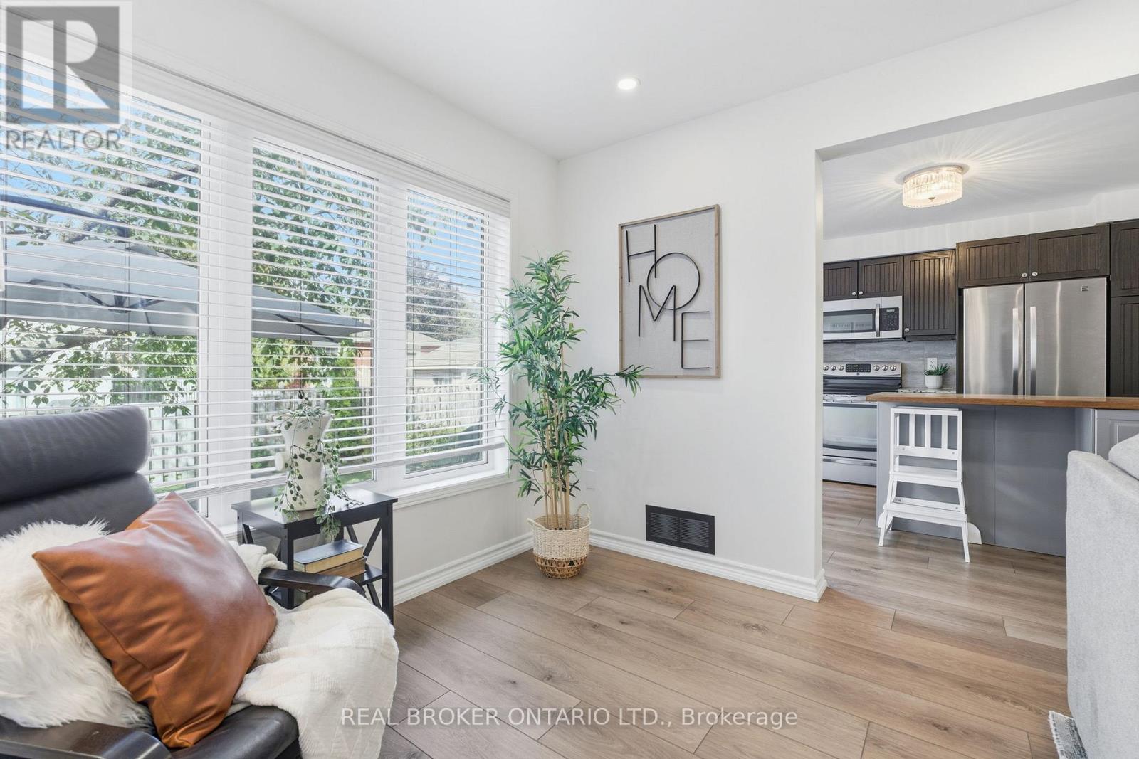 28 Brookheath Lane, Hamilton, Ontario  L0R 1W0 - Photo 14 - X12462873