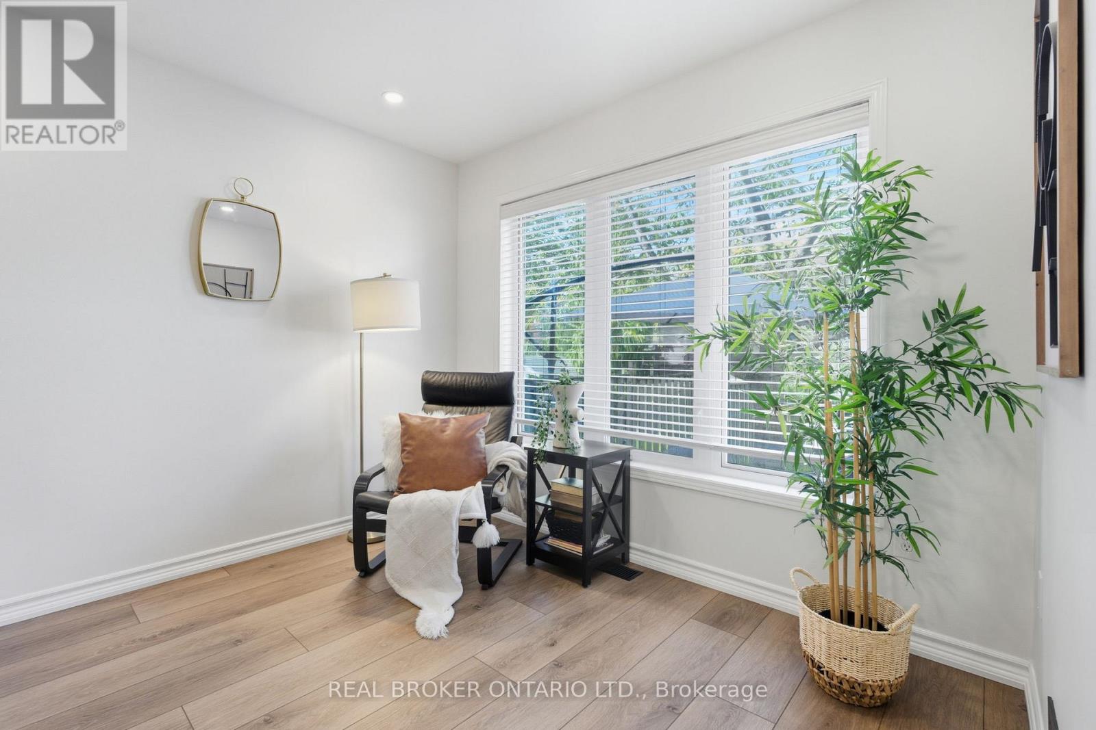 28 Brookheath Lane, Hamilton, Ontario  L0R 1W0 - Photo 15 - X12462873