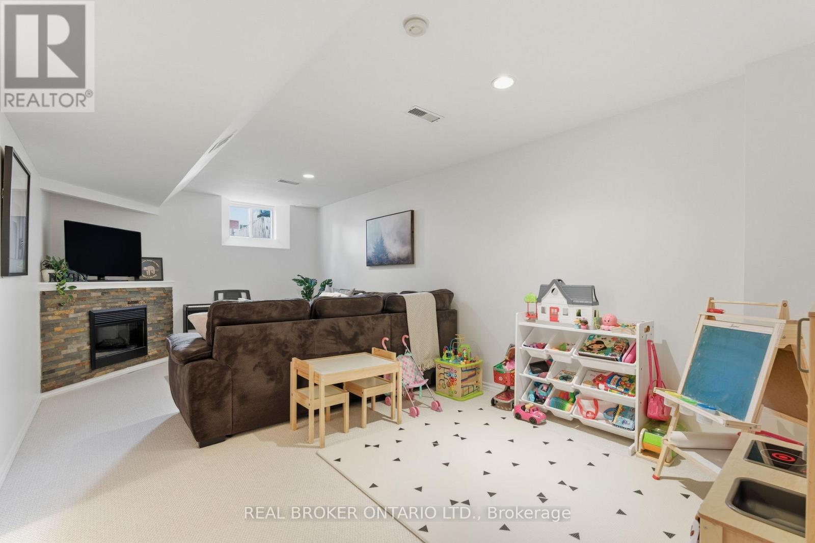 28 Brookheath Lane, Hamilton, Ontario  L0R 1W0 - Photo 31 - X12462873