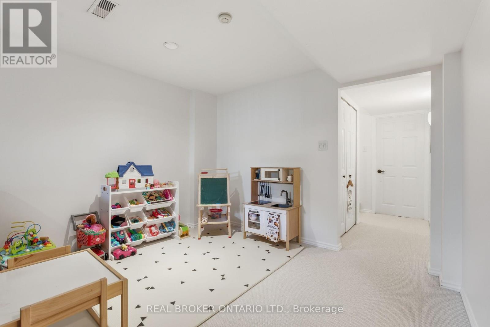 28 Brookheath Lane, Hamilton, Ontario  L0R 1W0 - Photo 32 - X12462873
