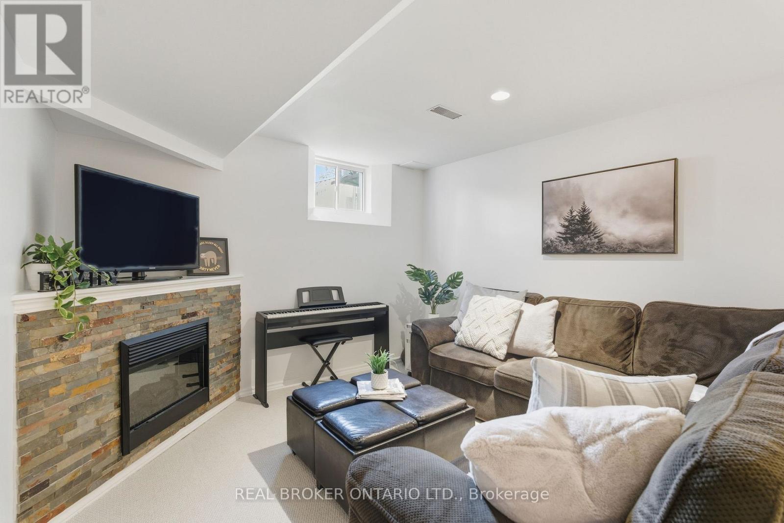 28 Brookheath Lane, Hamilton, Ontario  L0R 1W0 - Photo 33 - X12462873