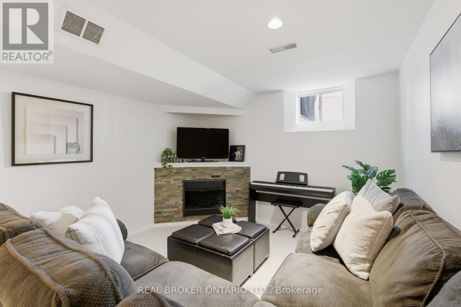 28 Brookheath Lane, Hamilton, Ontario  L0R 1W0 - Photo 34 - X12462873