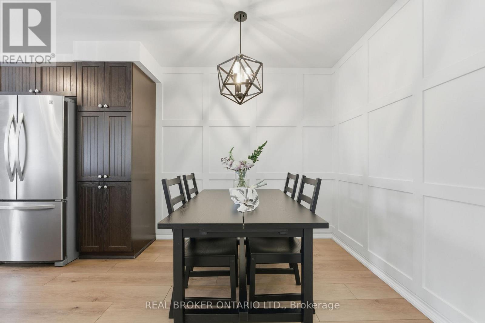 28 Brookheath Lane, Hamilton, Ontario  L0R 1W0 - Photo 8 - X12462873