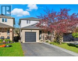 28 BROOKHEATH LANE, Hamilton, Ontario